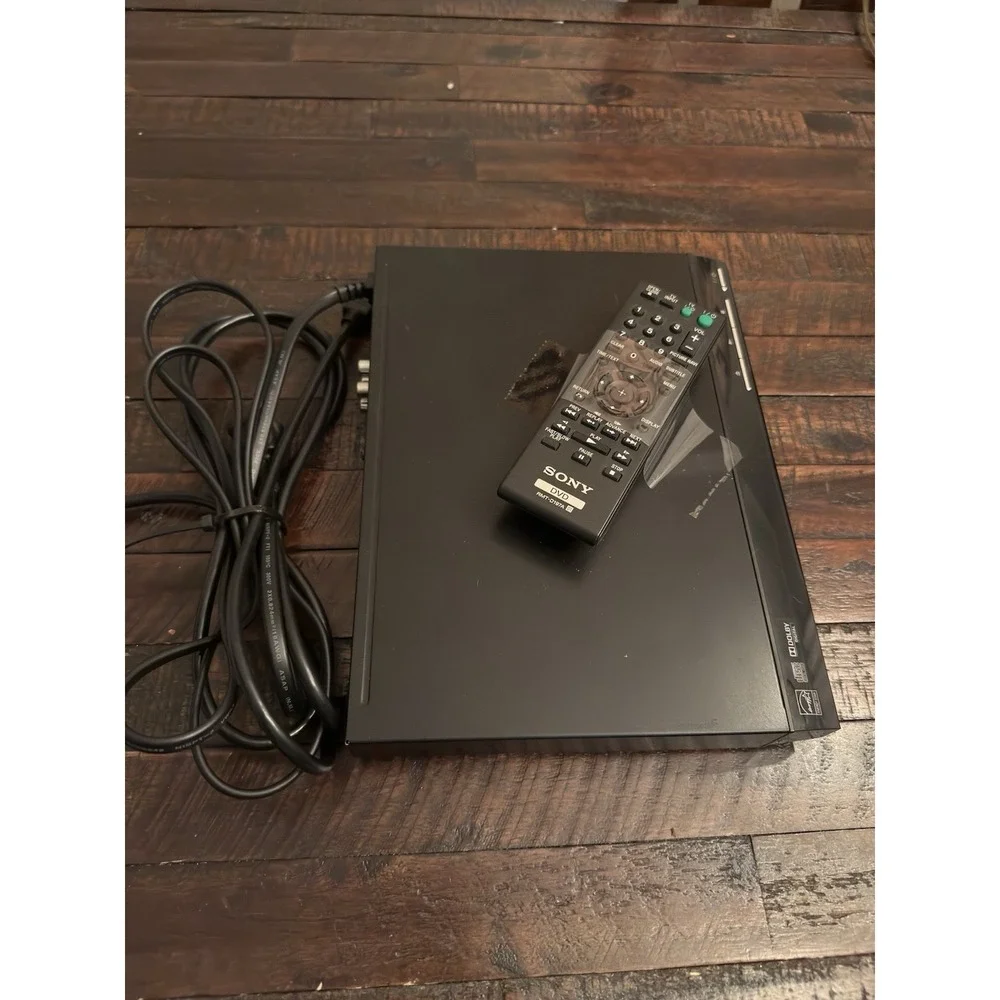 Sony DVP-SR510H Compact Upscaling HDMI 1080p DVD Player with Remote Works Great!